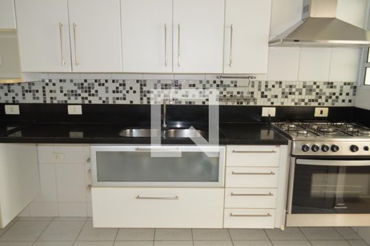 Cozinha de casa à venda com 4 quartos, 209m² em Jardim da Gloria, São Paulo