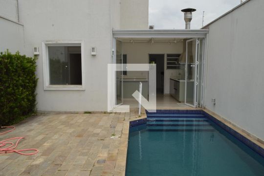 Fachada Fundos de casa à venda com 4 quartos, 209m² em Jardim da Gloria, São Paulo