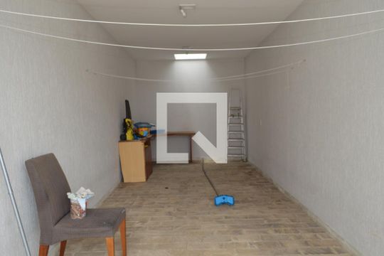 Garagem de casa à venda com 4 quartos, 209m² em Jardim da Gloria, São Paulo