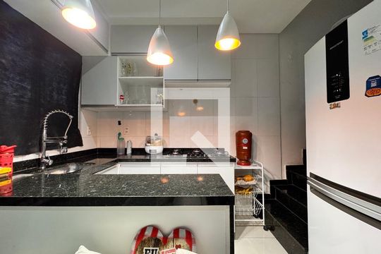 Cozinha de apartamento à venda com 2 quartos, 100m² em Jardim das Maravilhas, Santo André