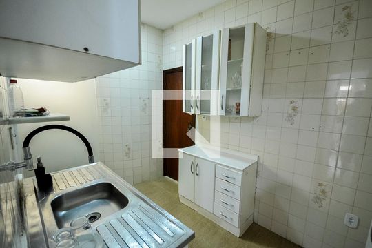 Cozinha de apartamento para alugar com 2 quartos, 42m² em Maracanã, Rio de Janeiro