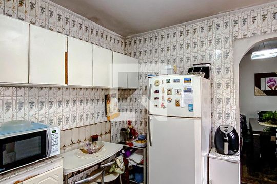 Cozinha de casa para alugar com 2 quartos, 215m² em Vila Bertioga, São Paulo
