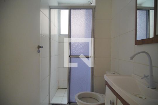 Banheiro de apartamento para alugar com 2 quartos, 42m² em Santo Afonso, Novo Hamburgo