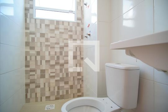 Banheiro Corredor de apartamento à venda com 2 quartos, 43m² em Morro Santana, Porto Alegre