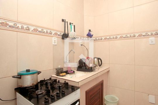 Cozinha de apartamento à venda com 2 quartos, 96m² em Floresta, Porto Alegre