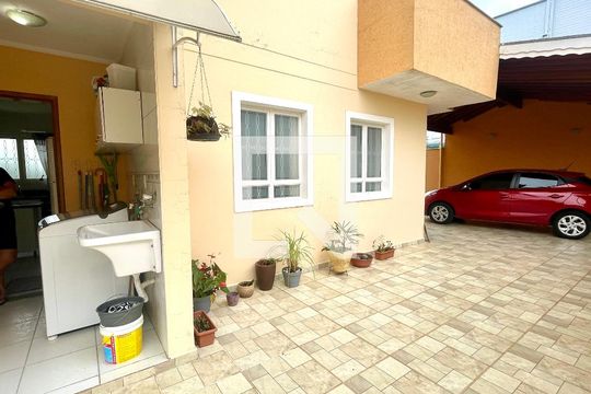 Quintal de casa à venda com 3 quartos, 256m² em Jardim Sao Vicente, Jundiaí