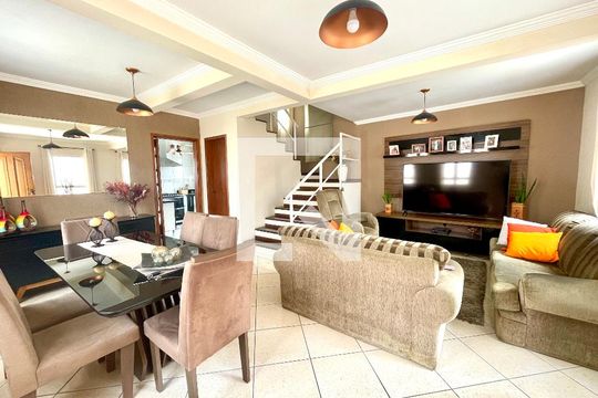 Sala de casa à venda com 3 quartos, 256m² em Jardim Sao Vicente, Jundiaí