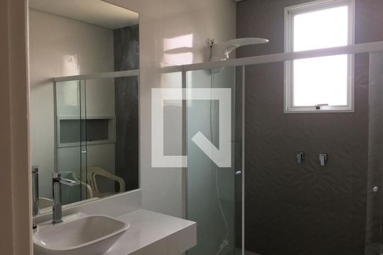 Banheiro de casa à venda com 6 quartos, 200m² em Jardim da Saúde, São Paulo