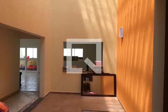 Corredor de casa à venda com 6 quartos, 200m² em Jardim da Saúde, São Paulo