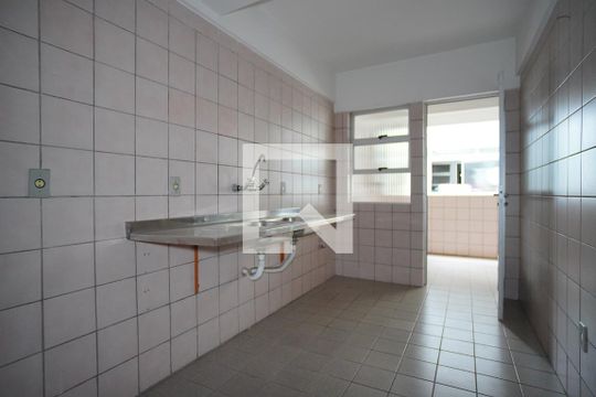 Cozinha de apartamento à venda com 3 quartos, 90m² em Mont’serrat, Porto Alegre