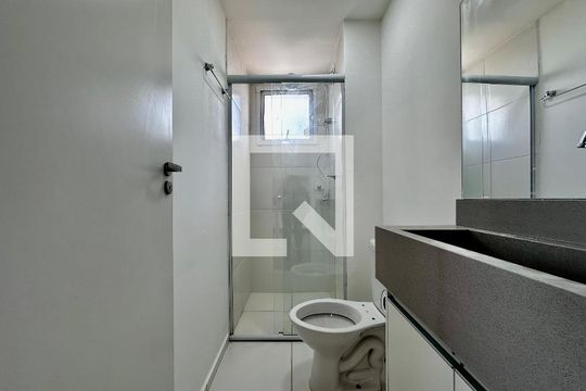 Banheiro de apartamento para alugar com 1 quarto, 32m² em Jardim Aeroporto, São Paulo