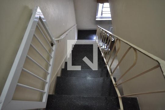 Escada de casa à venda com 3 quartos, 153m² em Vila Constança, São Paulo