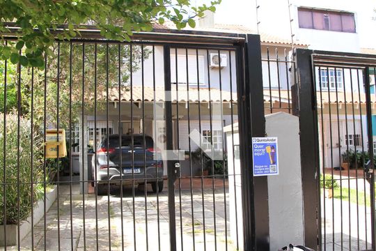 Fachada de casa à venda com 3 quartos, 120m² em Jardim Itu, Porto Alegre