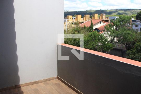 Varanda de casa à venda com 3 quartos, 120m² em Jardim Itu, Porto Alegre