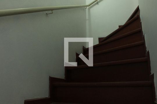 Escada de casa à venda com 3 quartos, 120m² em Jardim Itu, Porto Alegre