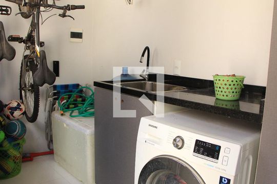 Área de Serviço de casa à venda com 3 quartos, 120m² em Jardim Itu, Porto Alegre