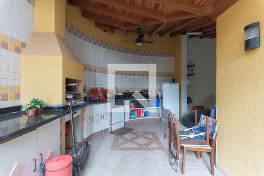 Churrasqueira de casa à venda com 4 quartos, 300m² em Jardim Santa Marcelina, Campinas