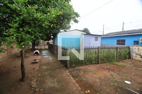 Área externa de casa para alugar com 1 quarto, 130m² em Harmonia, Canoas