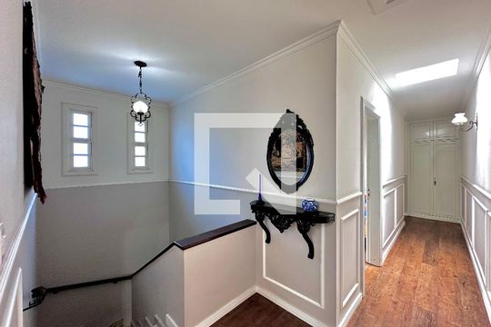 Corredor Quartos de casa à venda com 5 quartos, 254m² em Jardim Santo Amaro, São Paulo