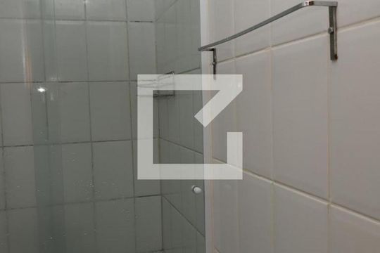 Banheiro de apartamento à venda com 3 quartos, 50m² em Parque Cruzeiro do Sul, São Paulo