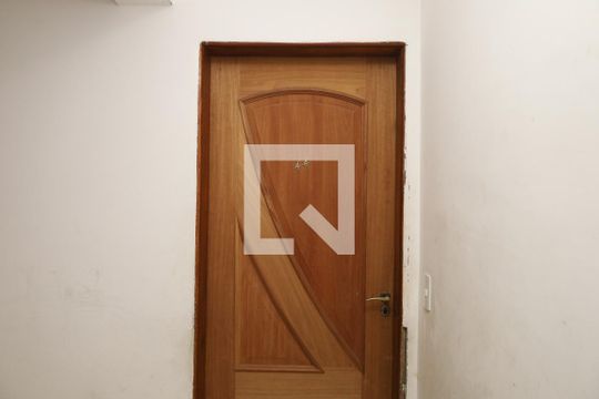 Área comum - Saguão do andar - Porta do apartamento de apartamento à venda com 3 quartos, 50m² em Parque Cruzeiro do Sul, São Paulo