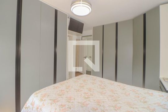 Suíte de casa para alugar com 5 quartos, 1089m² em Jardim Itu, Porto Alegre