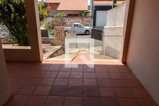 ÁREA EXTERNA FRENTE de casa à venda com 2 quartos, 197m² em Jardim Santana, Campinas