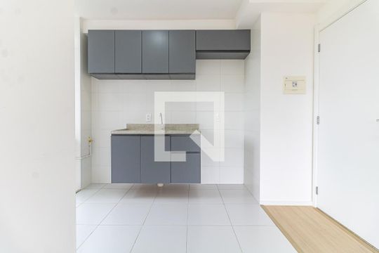 Cozinha de apartamento à venda com 2 quartos, 43m² em Água Funda, São Paulo