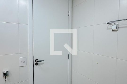 Banheiro de kitnet/studio à venda com 1 quarto, 22m² em Vila Mariana, São Paulo