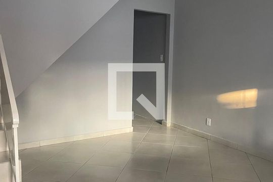 Casa à venda com 3 quartos, 132m² em Jardim Soraia, São Paulo