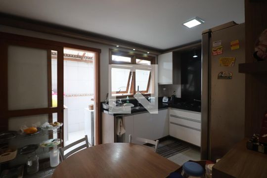 Cozinha de casa à venda com 3 quartos, 245m² em Centro, Canoas