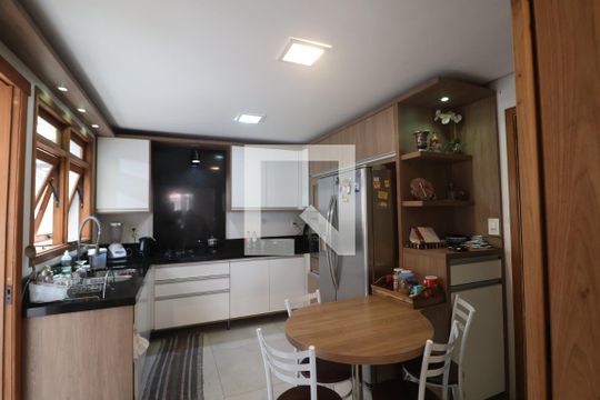 Cozinha de casa à venda com 3 quartos, 245m² em Centro, Canoas