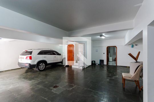 Garagem de casa à venda com 5 quartos, 340m² em Santa Maria, Santo André