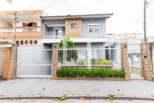 Fachada de casa à venda com 5 quartos, 340m² em Santa Maria, Santo André