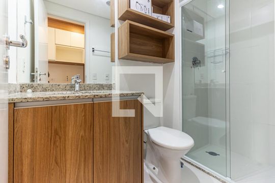 Banheiro de kitnet/studio à venda com 1 quarto, 25m² em Santa Ifigênia, São Paulo