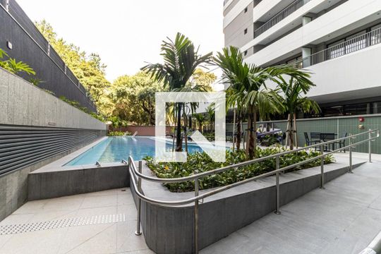 Piscina de kitnet/studio à venda com 1 quarto, 25m² em Santa Ifigênia, São Paulo
