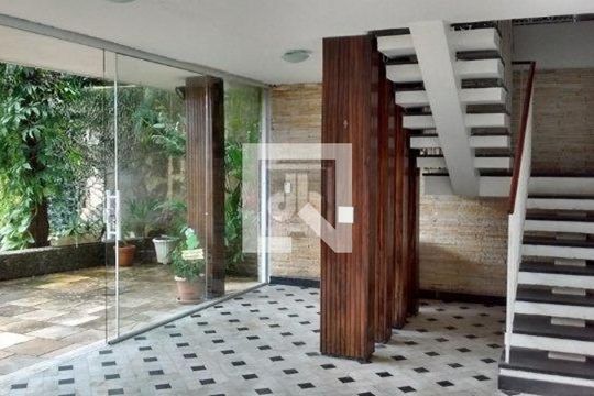 Casa à venda com 3 quartos, 1212m² em Laranjeiras, Rio de Janeiro