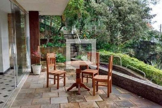 Casa à venda com 3 quartos, 1212m² em Laranjeiras, Rio de Janeiro