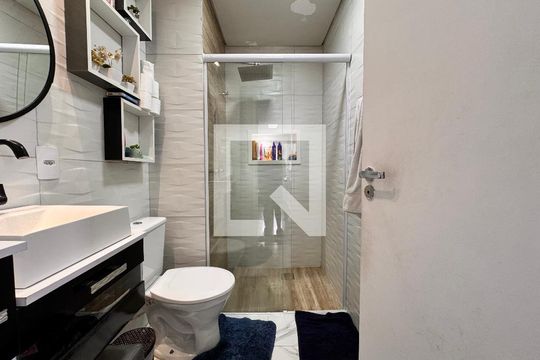 Banheiro de apartamento à venda com 2 quartos, 47m² em Jardim Jamaica, Santo André