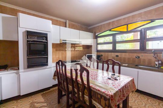 Cozinha de casa para alugar com 4 quartos, 750m² em Três Montanhas, Osasco