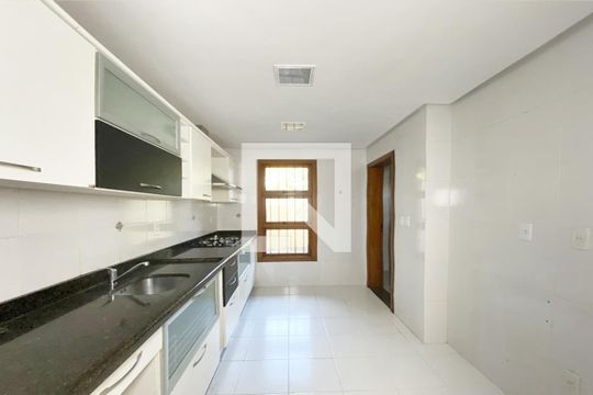 Cozinha de casa para alugar com 3 quartos, 190m² em Centro, São Leopoldo