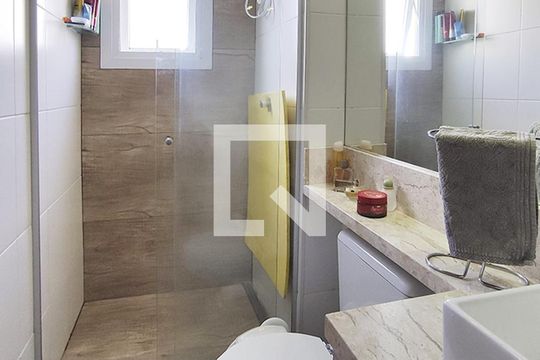 Banheiro de apartamento à venda com 2 quartos, 60m² em Primavera, Novo Hamburgo