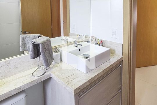 Banheiro de apartamento à venda com 2 quartos, 60m² em Primavera, Novo Hamburgo