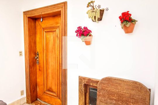 porta de casa à venda com 5 quartos, 400m² em Comiteco, Belo Horizonte