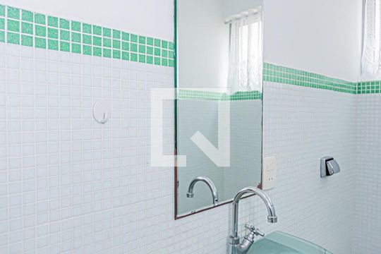 Lavabo de casa para alugar com 3 quartos, 161m² em Vila Fiat Lux, São Paulo