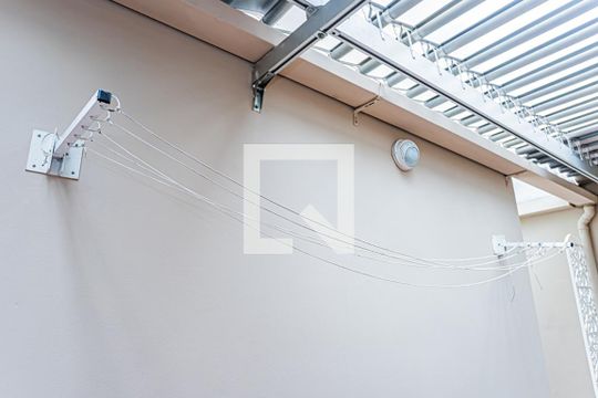 Área de Serviço e quintal de casa para alugar com 3 quartos, 161m² em Vila Fiat Lux, São Paulo