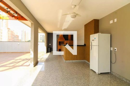 Condomínio - Churrasqueira  de kitnet/studio para alugar com 1 quarto, 30m² em Vila Gomes Cardim, São Paulo