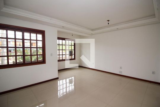 Casa à venda com 3 quartos, 117m² em Guarujá, Porto Alegre
