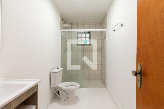 Banheiro de casa para alugar com 1 quarto, 50m² em Vila Santa Maria, São Paulo
