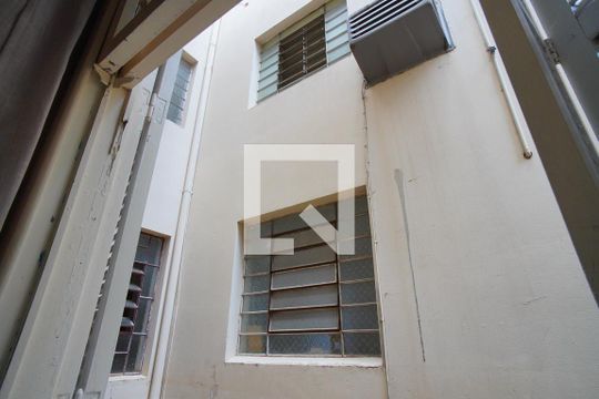 Sala - Vista de apartamento para alugar com 1 quarto, 58m² em São Geraldo, Porto Alegre